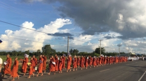 buddhist monks in choul